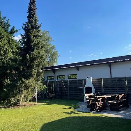 Haus Zum Glueck 公寓 赖弗尼茨