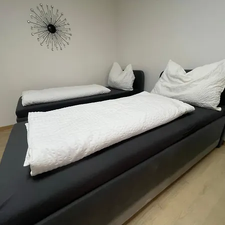 Haus Zum Glueck 公寓 赖弗尼茨