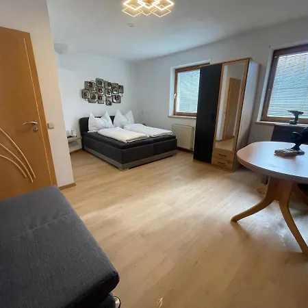 Haus Zum Glueck 公寓 赖弗尼茨