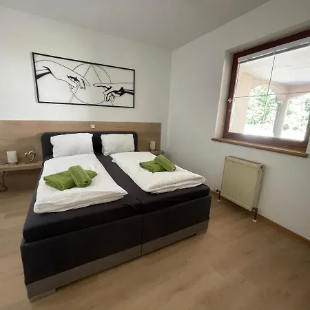 Haus Zum Glueck 公寓